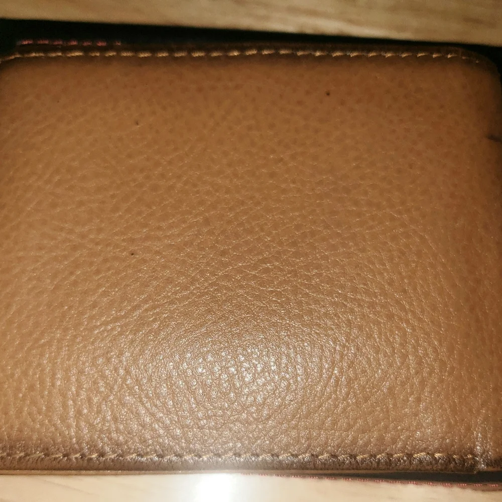 Tommy Hilfiger Tan Leather Wallet with Signature Stripe & Bonus Valet NIB